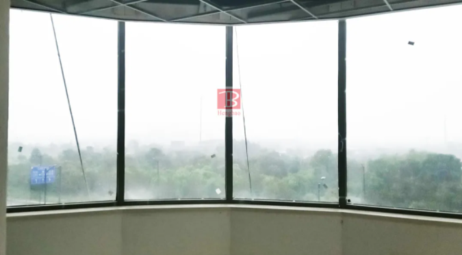 使用隔断防火玻璃时要把稳什么？