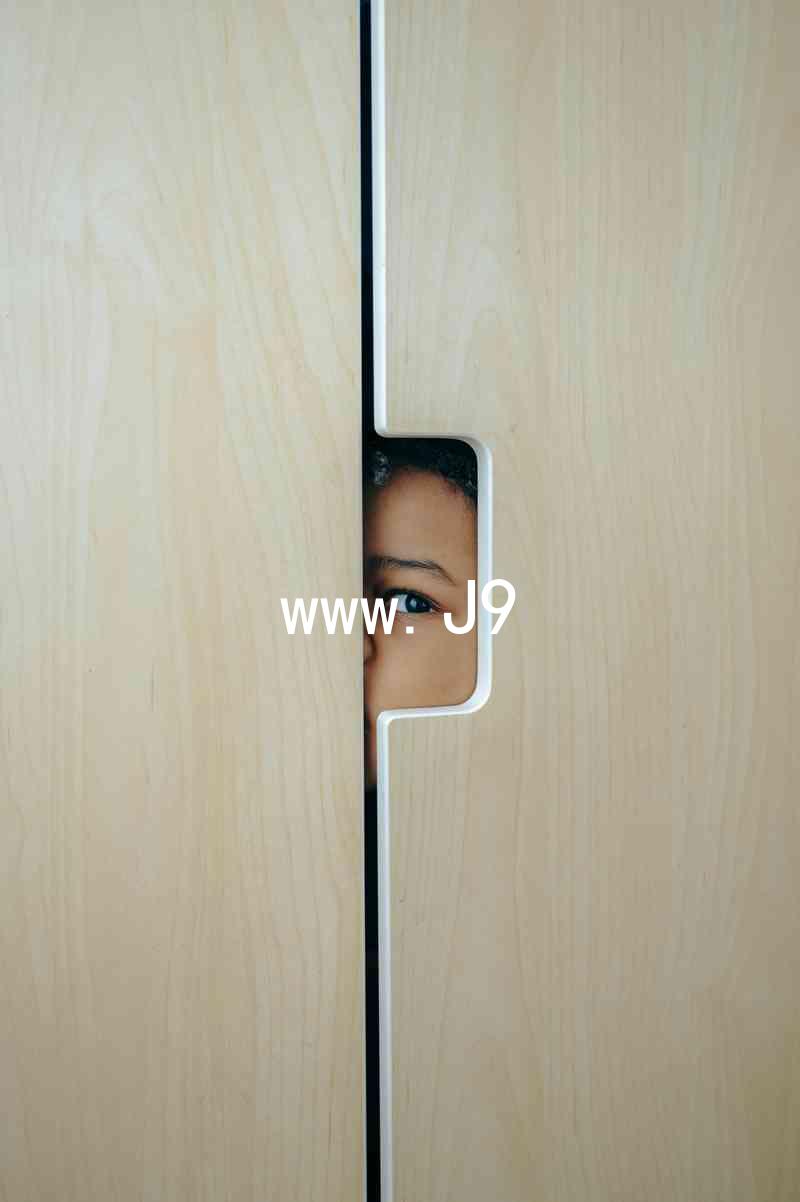 www.J9